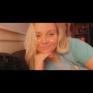 Meet your Posher, Lisa mae